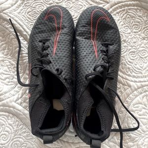 Nike youth soccer cleats. Size 6. Nike JR Phantom GT Academy FG- Black-Red